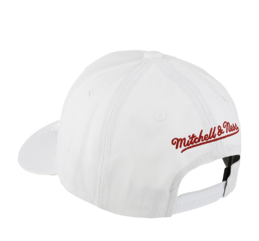 Gorra Mitchell & Ness Chicago Bulls blanca - intershopgc - Tienda de gorras online - Maspalomas