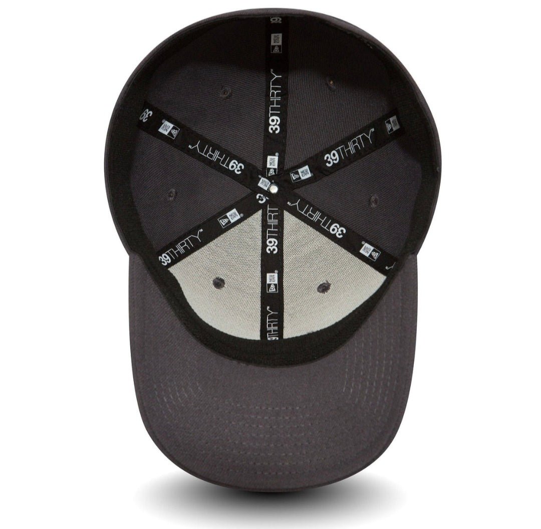Gorra new era flag gris grafito (39THIRTY Stretch Fit) - cerrada - intershopgc - Tienda de gorras online - Maspalomas