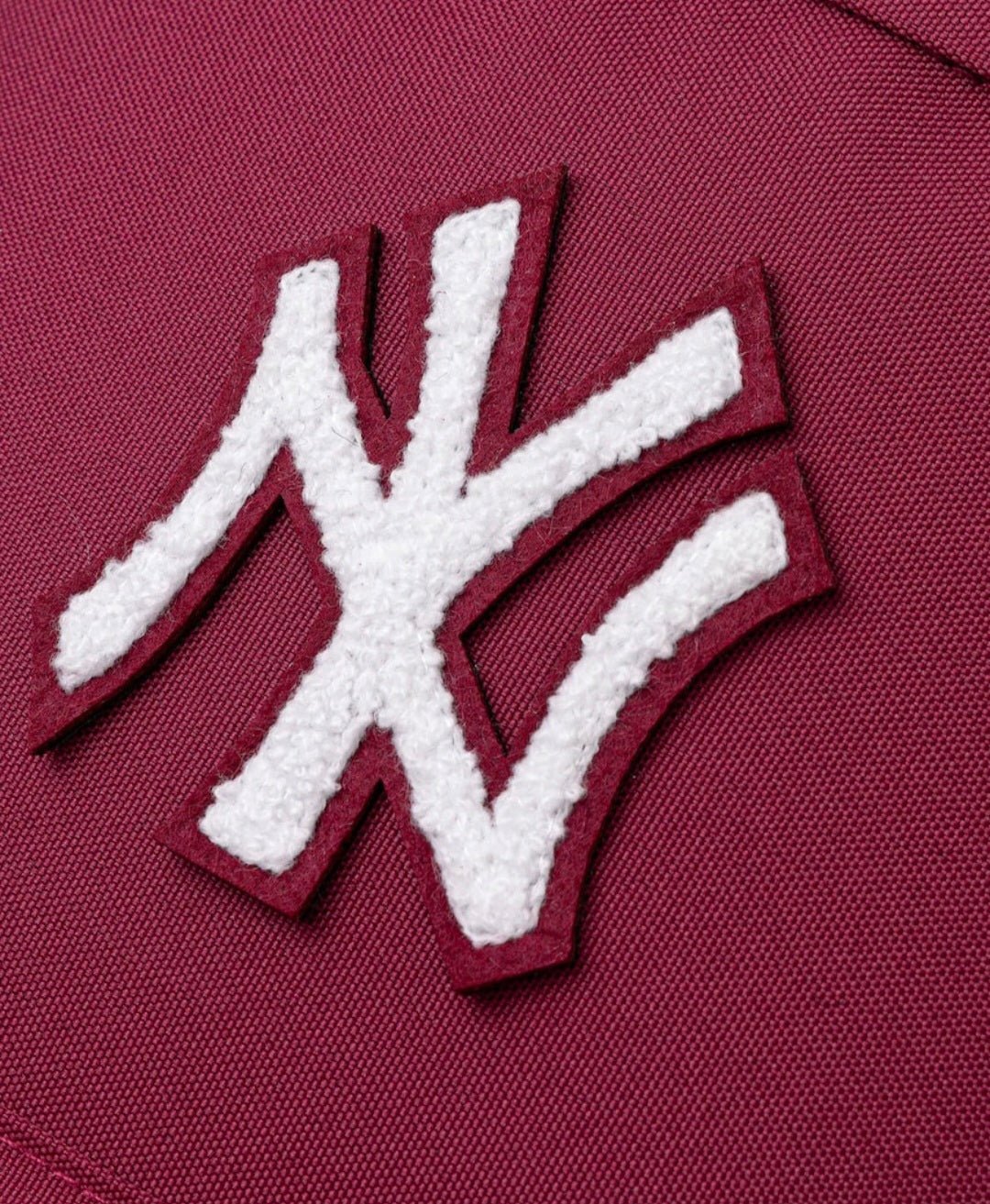 Mochila New Era Yankees Applique Delaware – Burdeos - intershopgc - Tienda de gorras online - Maspalomas