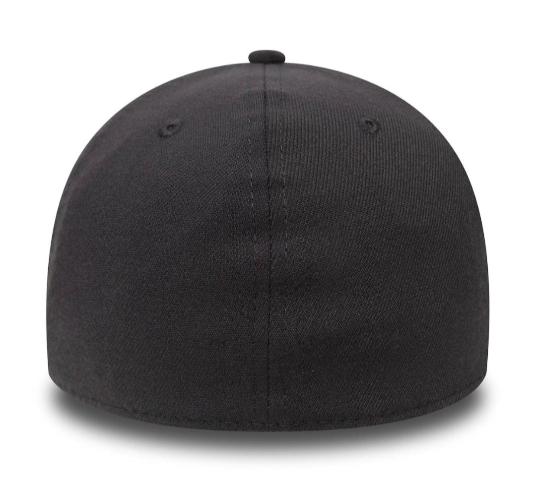 Gorra new era flag negra (39THIRTY Stretch Fit) - cerrada