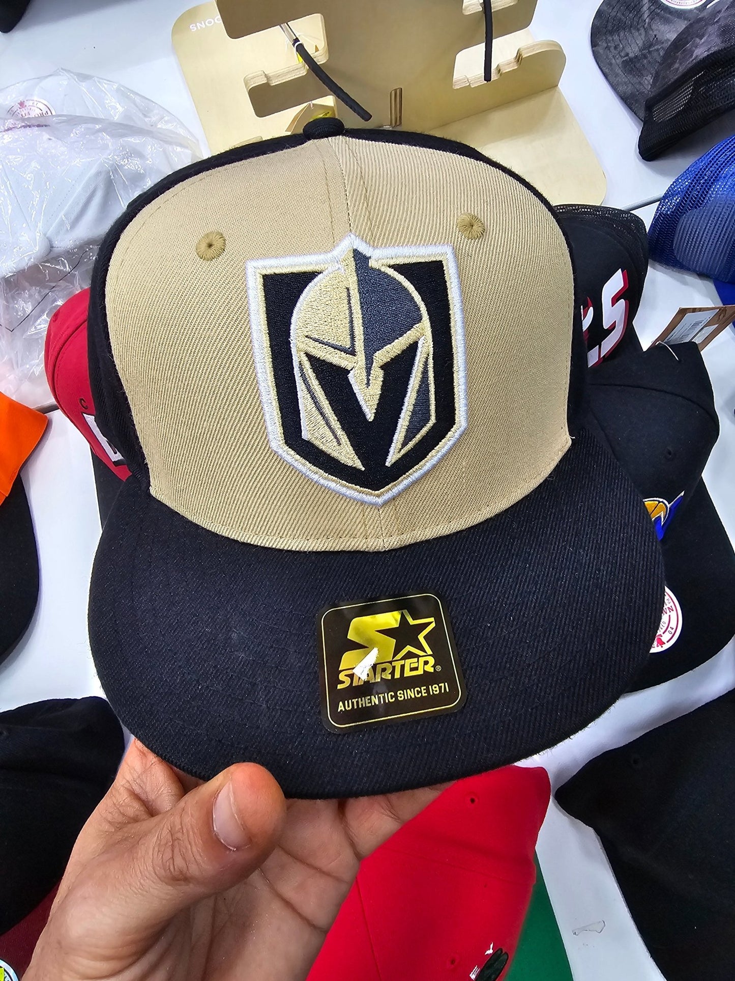 Starter gorra Vegas Golden Knights negra y beige visera plana NHL - intershopgc - Tienda de gorras online - Maspalomas