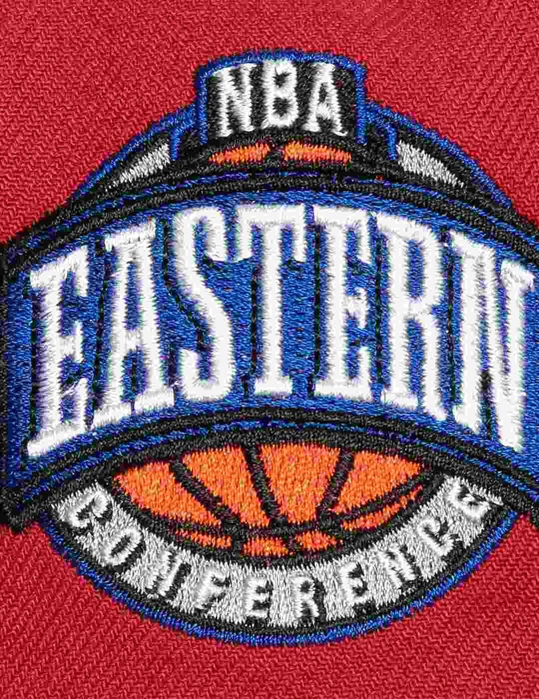 NBA CONFERENCE Chicago Bulls  rojo visera plana con logo lateral bordado EASTERN CONFERENCE snapback