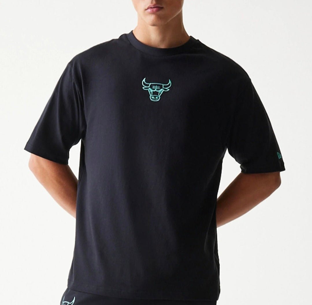 Camiseta new era Bulls negra oversize - Mundogorrasgc