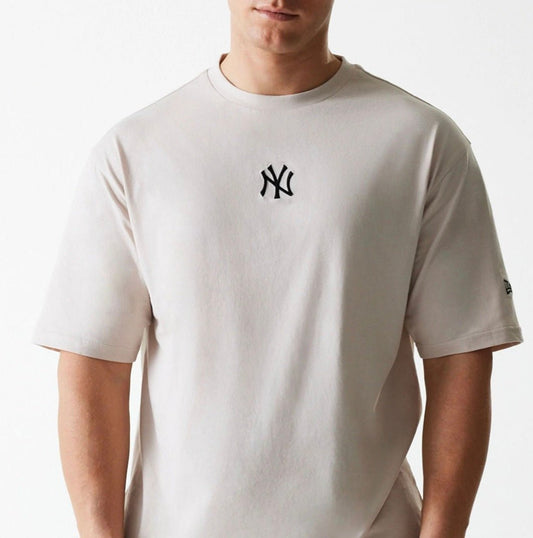 Camiseta NY Yankees Essential Crema Oversize - intershopgc caps