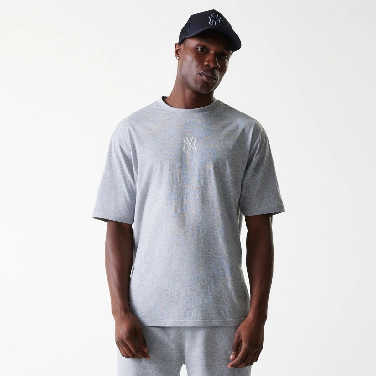 Camiseta Oversized New York Yankees MLB League Essential gris - Mundogorrasgc
