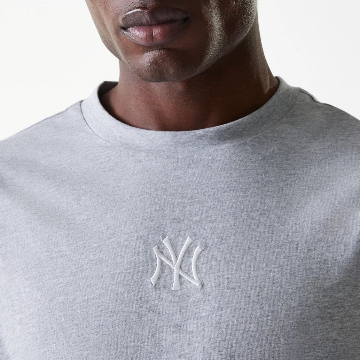 Camiseta Oversized New York Yankees MLB League Essential gris - Mundogorrasgc