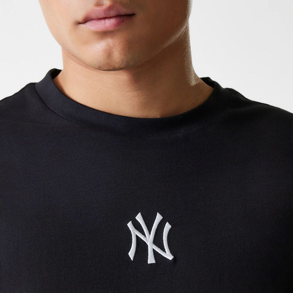 Camiseta Oversized New York Yankees MLB League Essential Negro - Mundogorrasgc