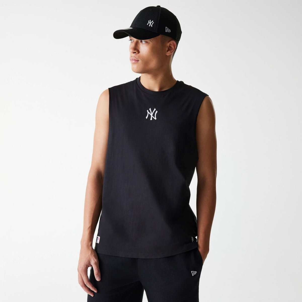 Camiseta sin mangas ny negra - new era - Mundogorrasgc