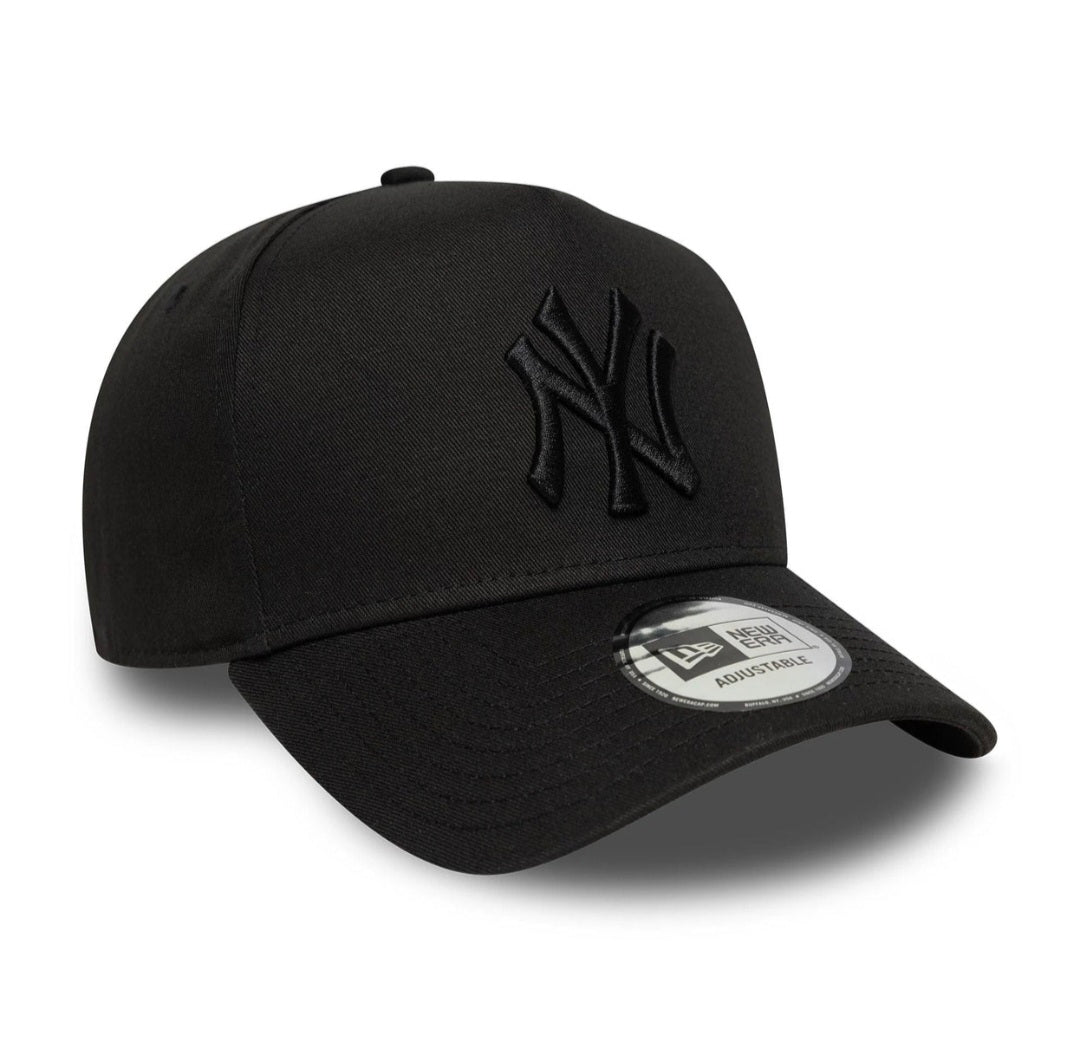 Gorra NY Yankees negra black on black new era - intershopgc caps
