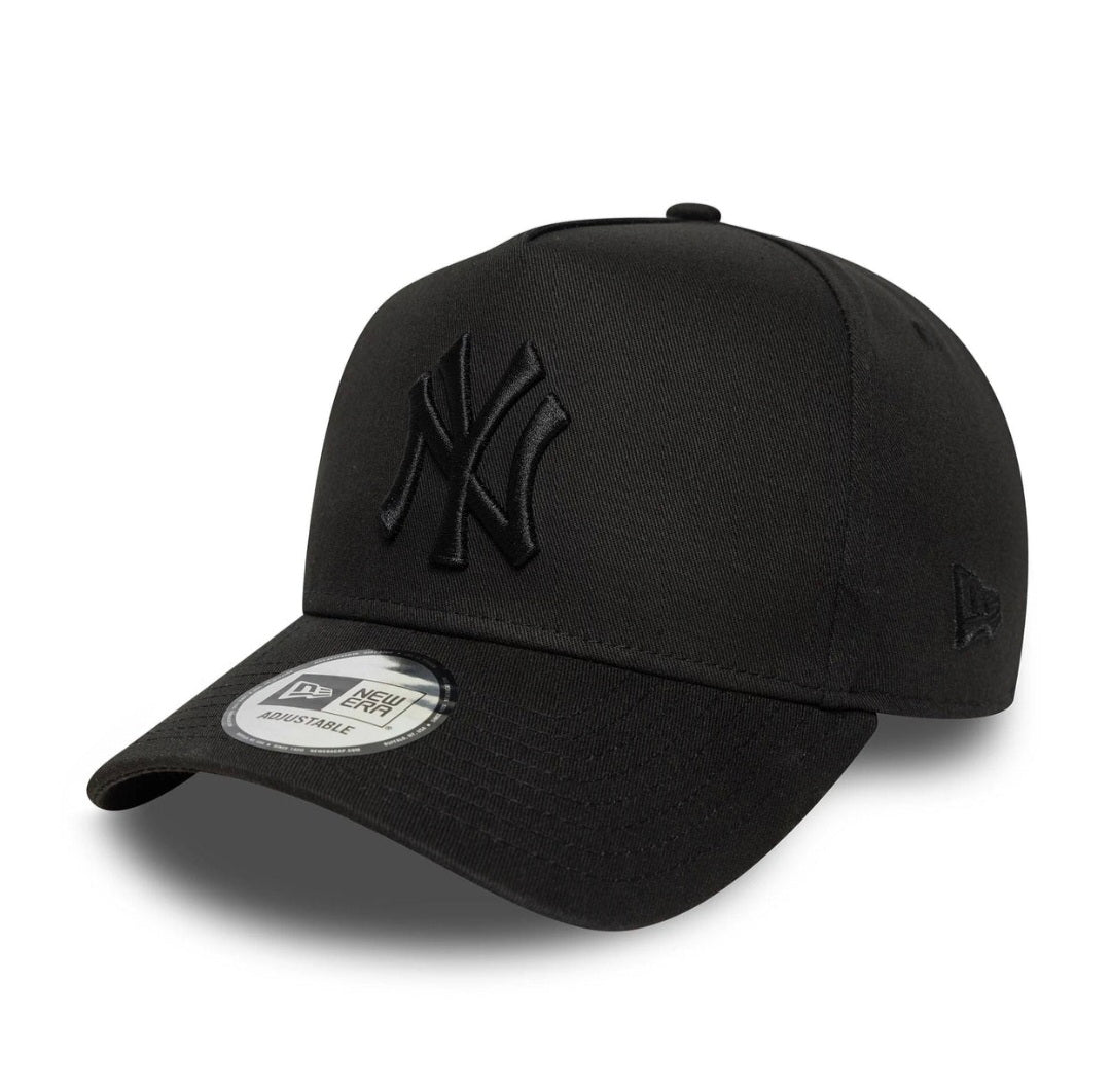 Gorra NY Yankees negra black on black new era - intershopgc caps