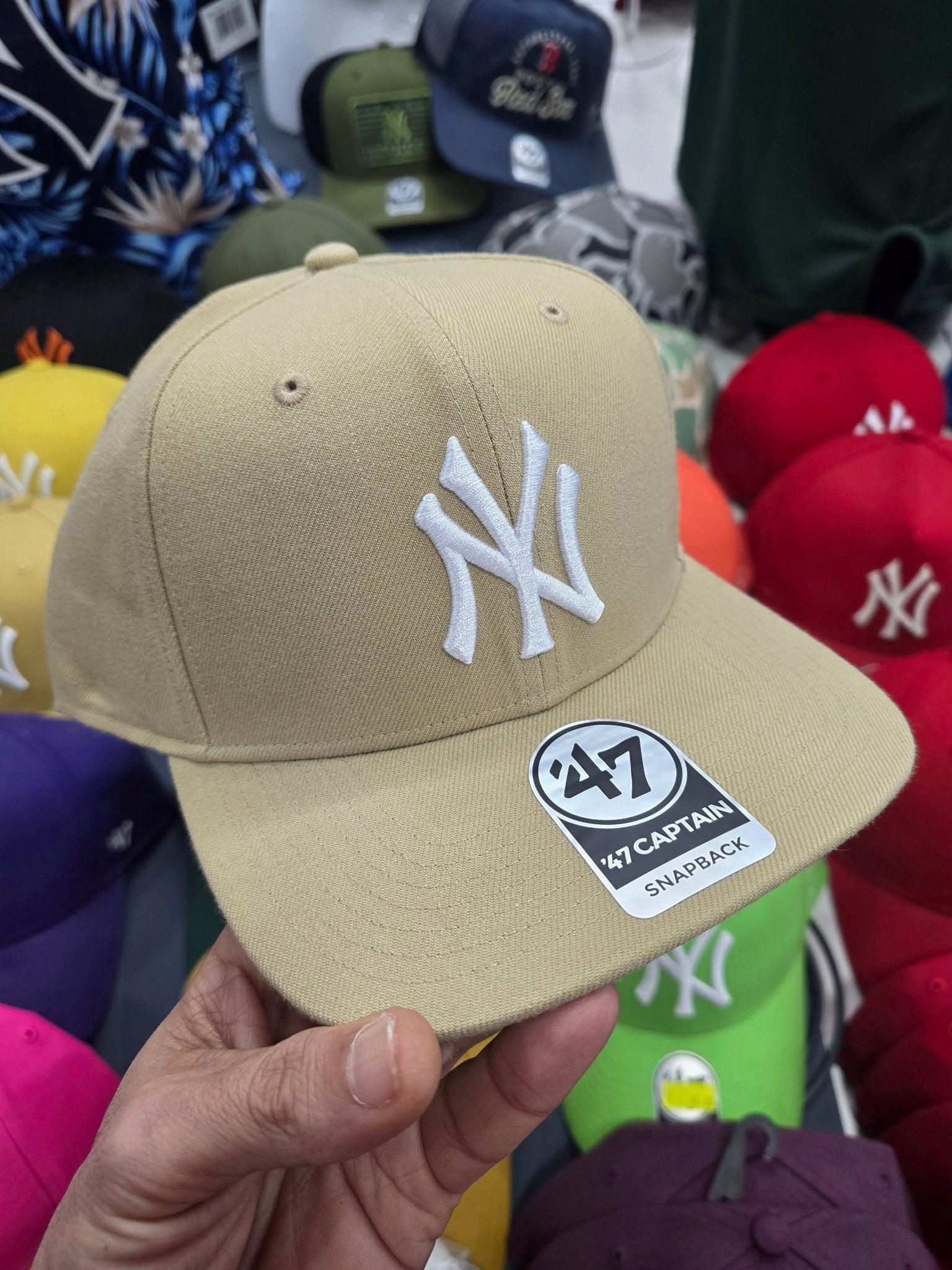 Gorra plana ny khaki blanco 47 CAPTAIN snapback - intershopgc - Tienda de gorras online - Maspalomas