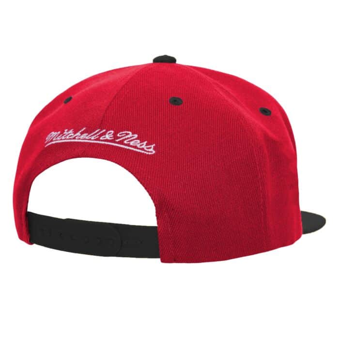 Transcript snapback miami heat roja y visera plana negra