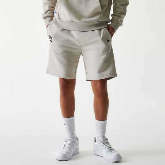 Pantalón corto crema NY new era polar cepillado - Mundogorrasgc