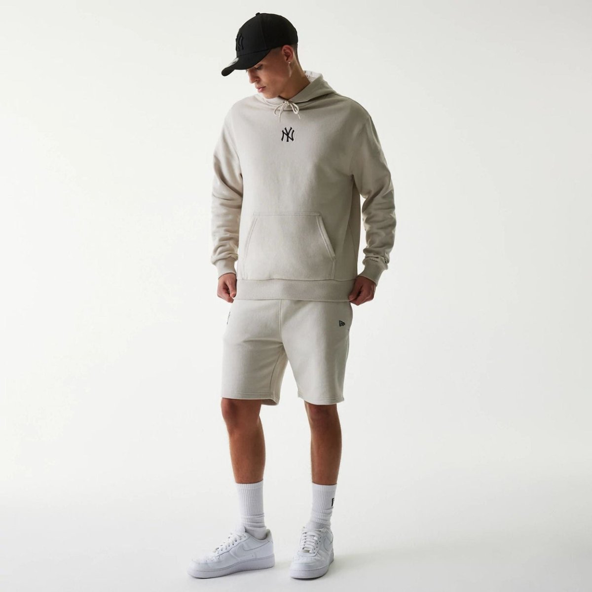 Pantalón corto crema NY new era polar cepillado - Mundogorrasgc
