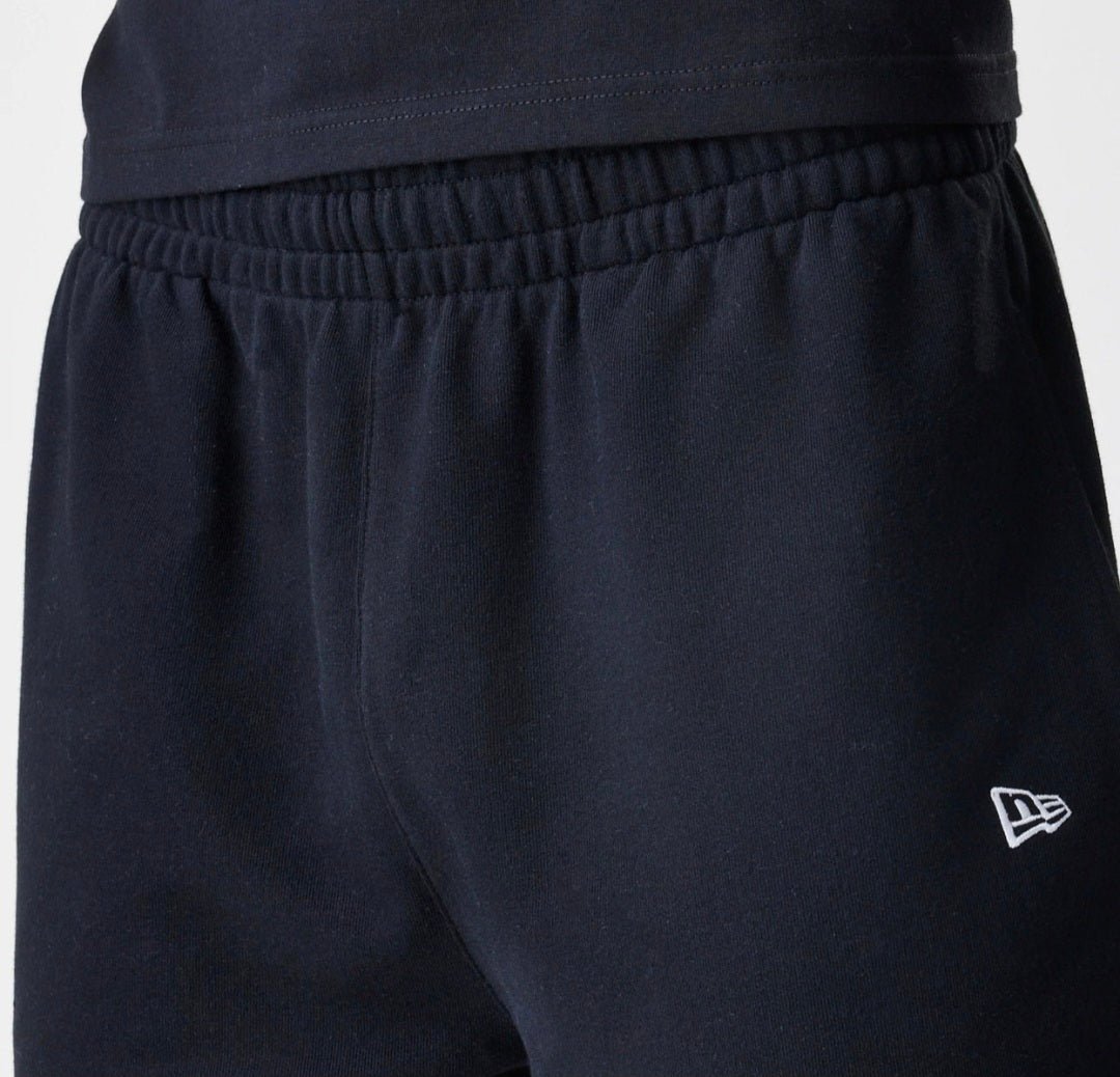 Pantalón Corto New Era Premium Essential Oversized Negro - Mundogorrasgc