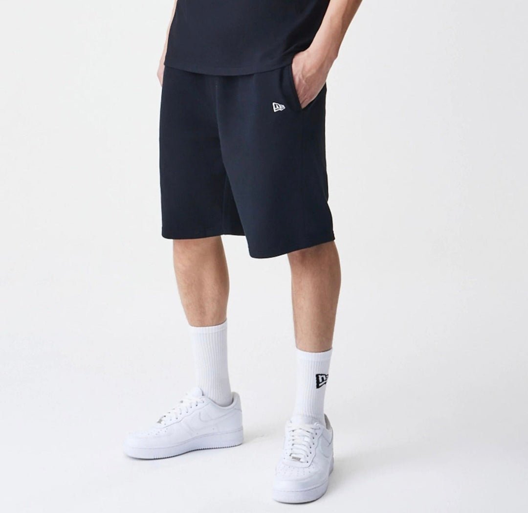 Pantalón Corto New Era Premium Essential Oversized Negro - Mundogorrasgc