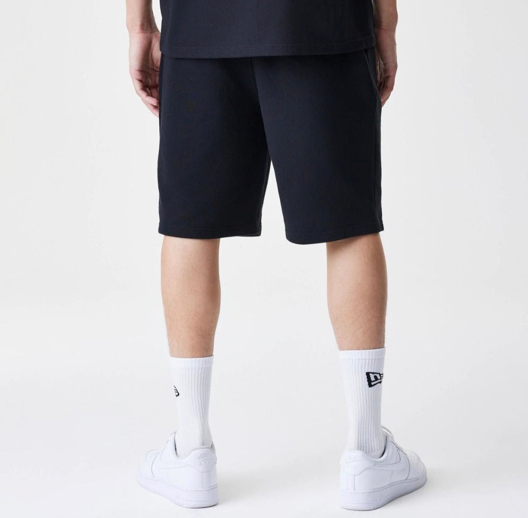 Pantalón Corto New Era Premium Essential Oversized Negro - Mundogorrasgc
