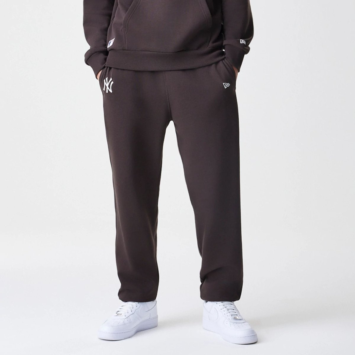 Pantalón largo NY Yankees Essential marrón jogger - Mundogorrasgc