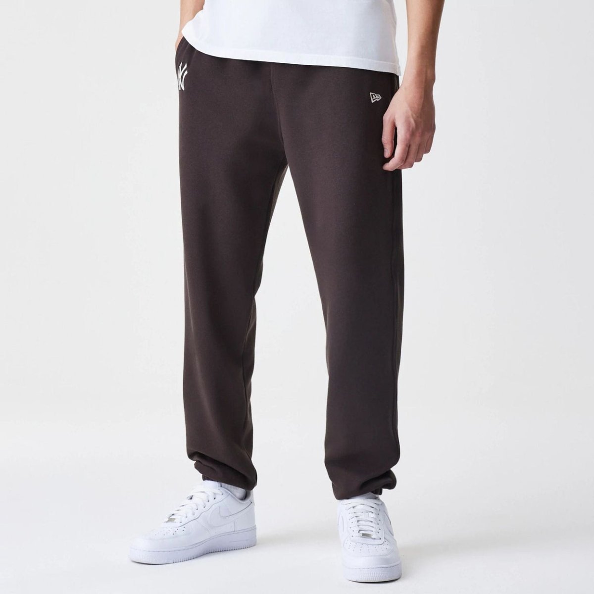 Pantalón largo NY Yankees Essential marrón jogger - Mundogorrasgc