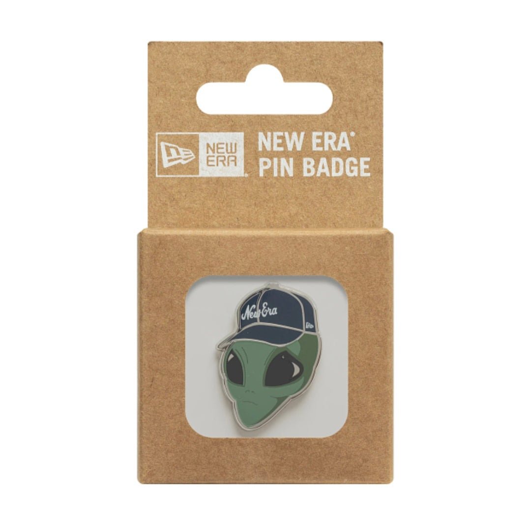 Pin New Era Alien verde con gorra - intershopgc caps