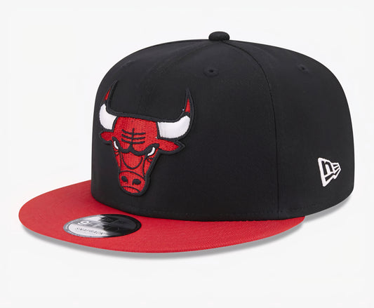 Gorra New Era 9FIFTY Bulls – Contrast Side Patch Negro/Rojo