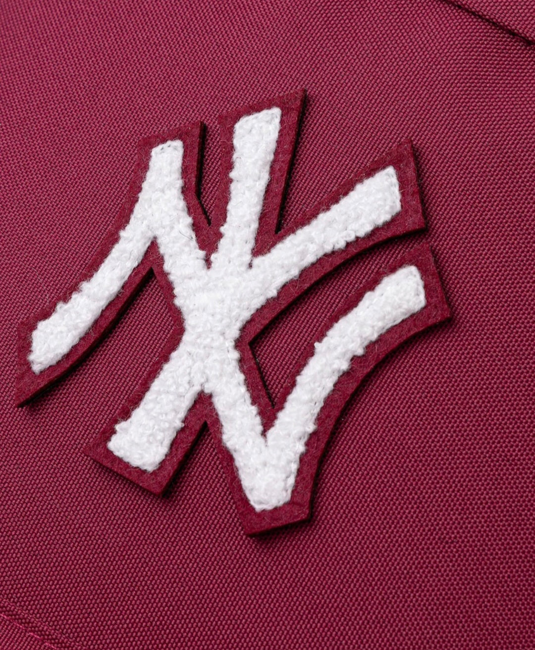 Mochila New Era Yankees Applique Delaware – Burdeos