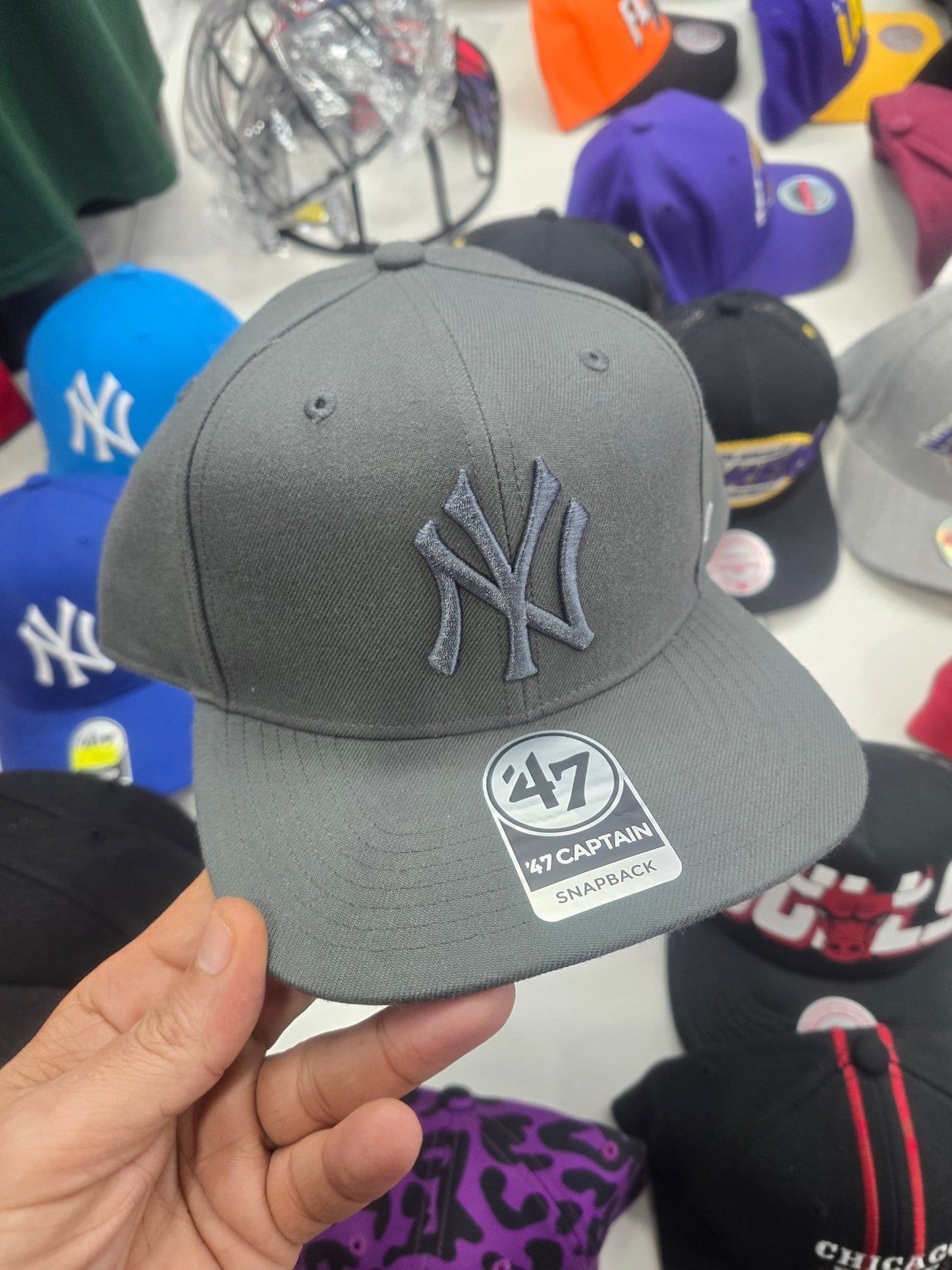 Yankees gris y gris visera plana 47 CAPTAIN charcoal - intershopgc - Tienda de gorras online - Maspalomas